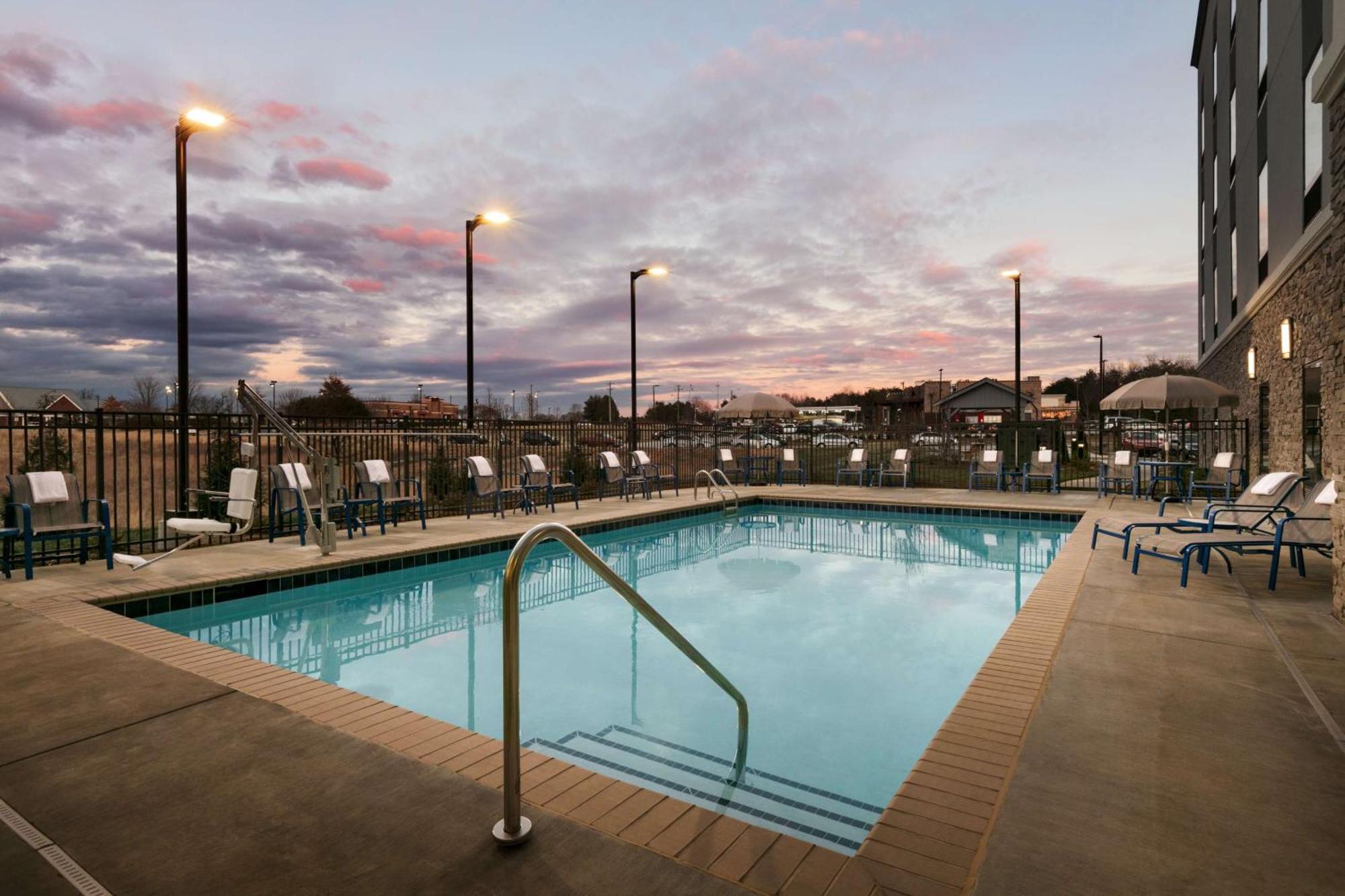 Hampton Inn Kernersville Eksteriør billede